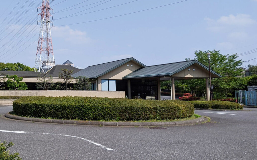 新座市営墓園斎場